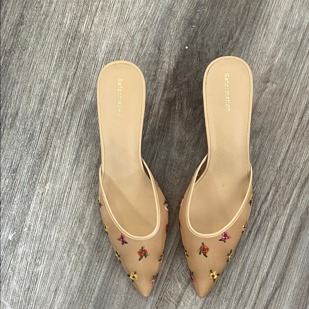 NWOB Reformation NUDE EMBROIDERED MESH MULE Size 8 - Picture 8 of 10